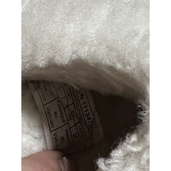 UGG fluffita Shearling Wool Platform Slide Sandals - Picture 7 of 7